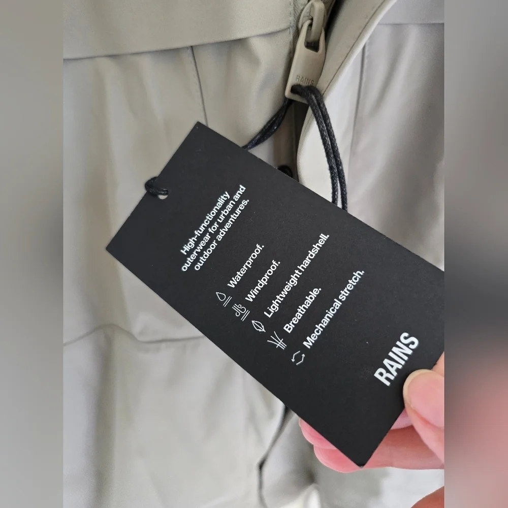 NWT! RAINS, UNISEX, Suva Hardshell Cargo Jacket, Drift, Size Medium, MSRP $285 - Picture 14 of 16